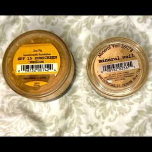 Bare mineral loose powder foundation and veil.
